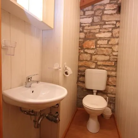 Family Friendly House With A Parking Space Bibici, Istria - Sredisnja Istra - 7412 بيت للعطل Bibici